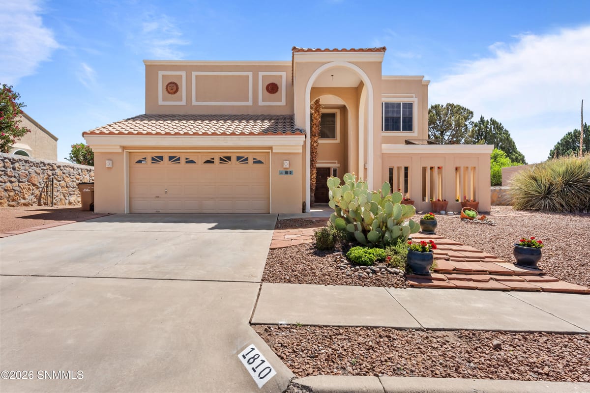 1810 Pinehurst Street, Las Cruces, NM 88011 photo 1