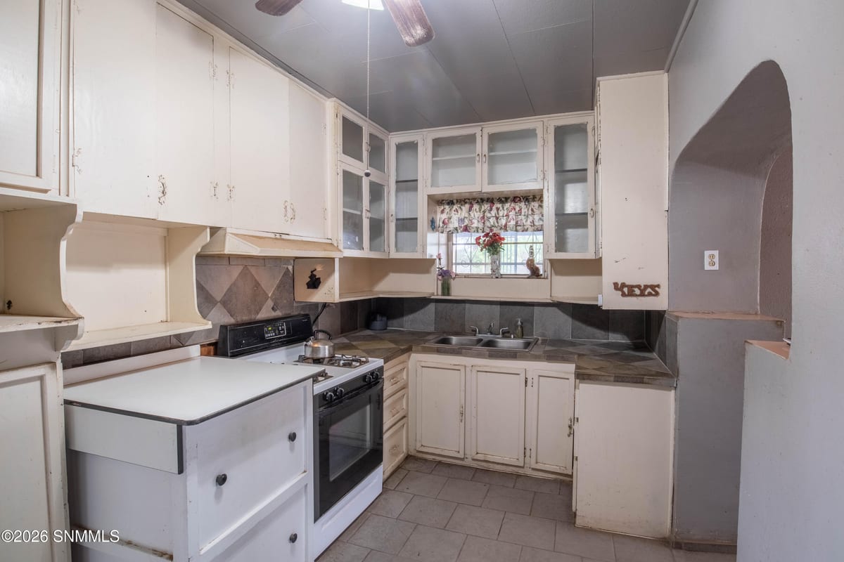 1061 N Tornillo Street, Las Cruces, NM 88001 photo 7