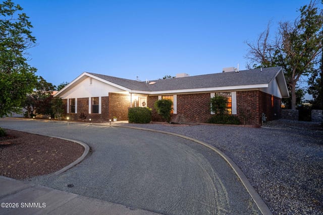 932 Lantana Avenue, Las Cruces, NM – 3 bedroom, 2,223 sqft single family residence for sale at $375,000