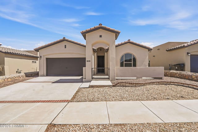835 Bronze Hill Avenue, Sunland Park, NM – 3 bedroom, 1,600 sqft single family residence for sale at $315,950