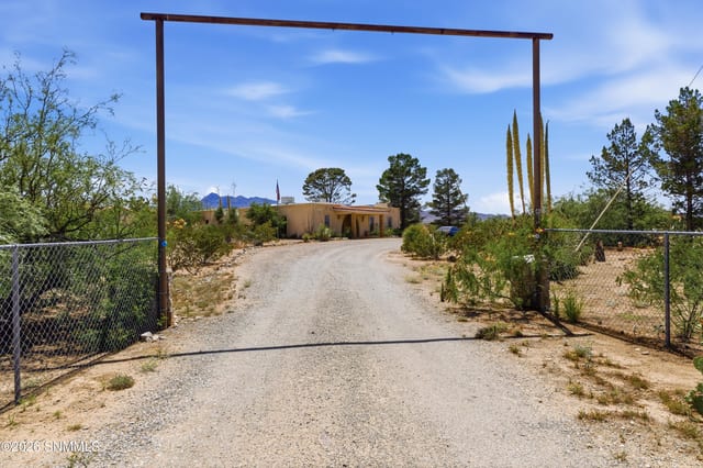 Casa unifamiliar en venta por $435,000: 469 De Lara Estates Road, Chaparral, NM – 4 recámaras, 3,242 pies²