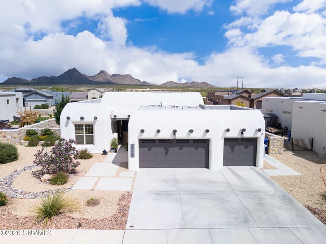 3779 Santa Julia Road, Las Cruces, NM – 3 bedroom, 2,095 sqft single family residence for sale at $577,000