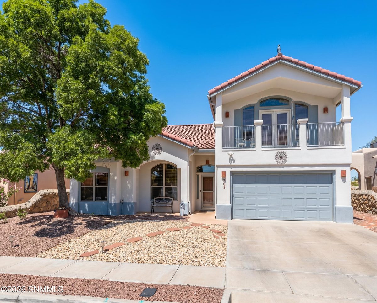 702 Mesa Point Road, Las Cruces, NM 88011 photo 1