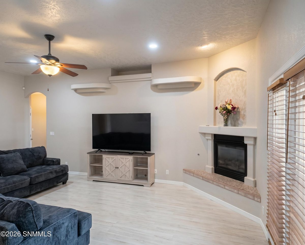 702 Mesa Point Road, Las Cruces, NM 88011 photo 9