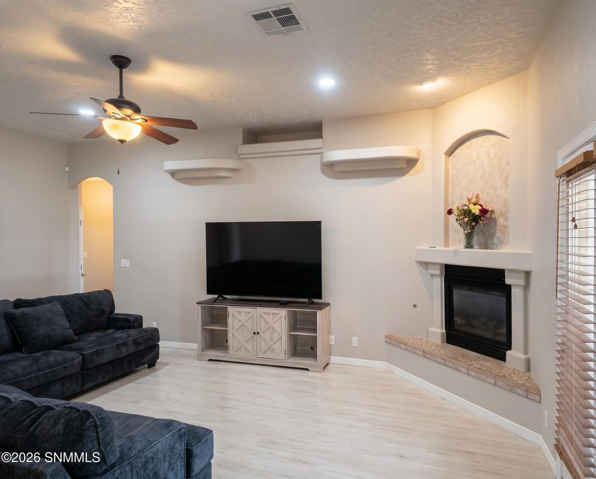 702 Mesa Point Road, Las Cruces, NM 88011 photo 10