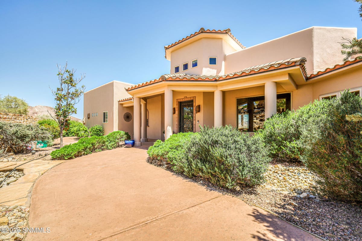 1301 Estancia Court, Las Cruces, NM 88007 photo 1