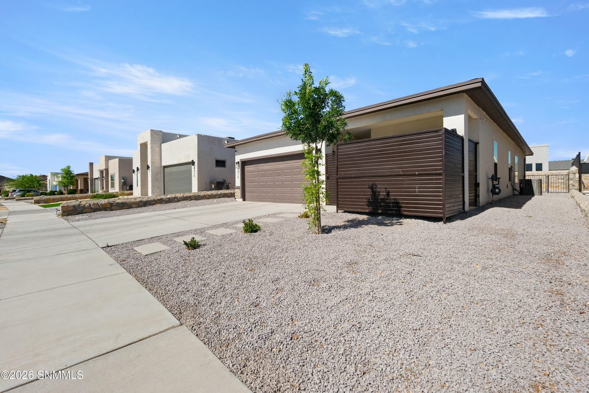 6058 Olive Park Street, Santa Teresa, NM 88008 photo 2