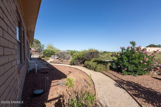 1480 Vista Del Valle, Las Cruces, NM 88007 photo 4