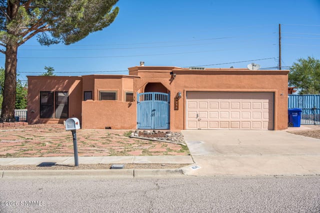 4046 Lilac Drive, Las Cruces, NM – 3 bedroom, 2,404 sqft single family residence for sale at $357,000