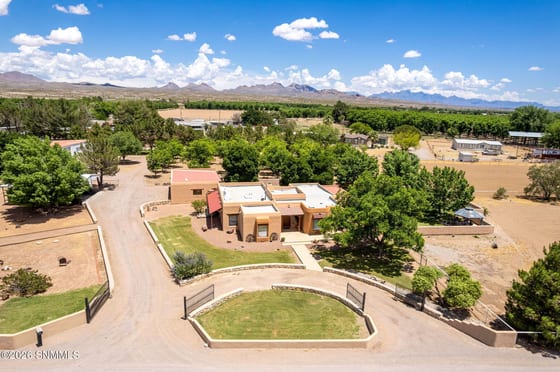 945 Ironshoe Road, Las Cruces, NM 88007 photo 2