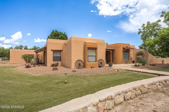 945 Ironshoe Road, Las Cruces, NM 88007 photo 4
