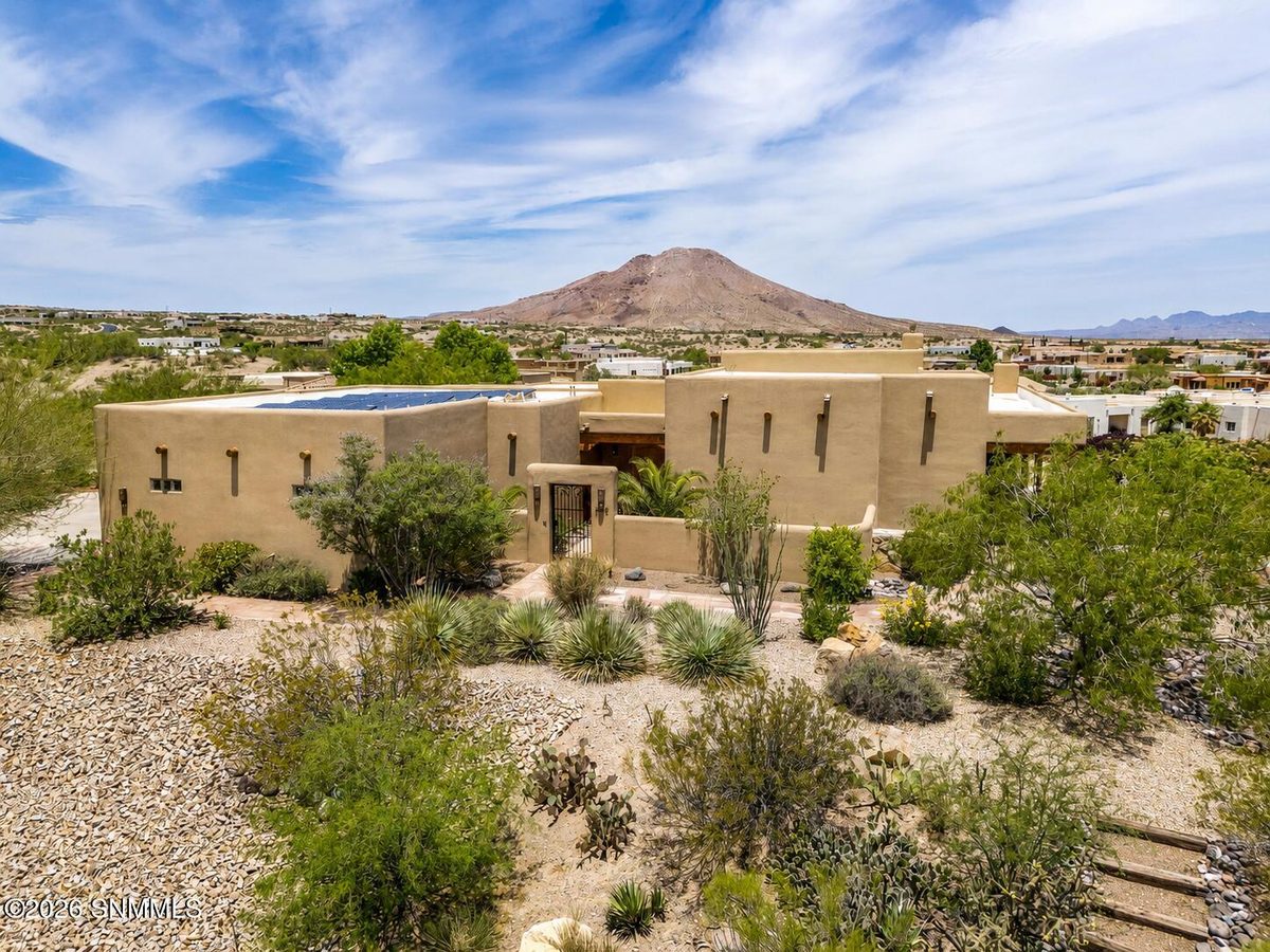 8010 Murano Court, Las Cruces, NM 88007 photo 1