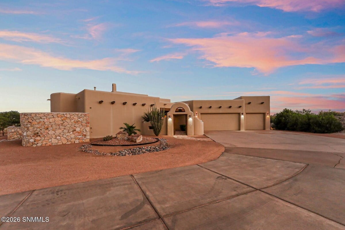 8060 Constitution Road, Las Cruces, NM 88007 photo 1