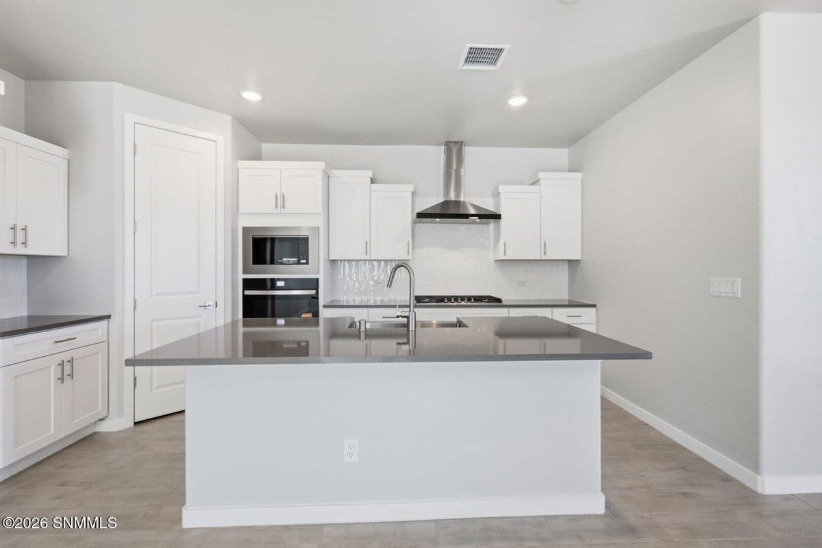 5061 Sand Stream Road, Las Cruces, NM 88012 photo 2