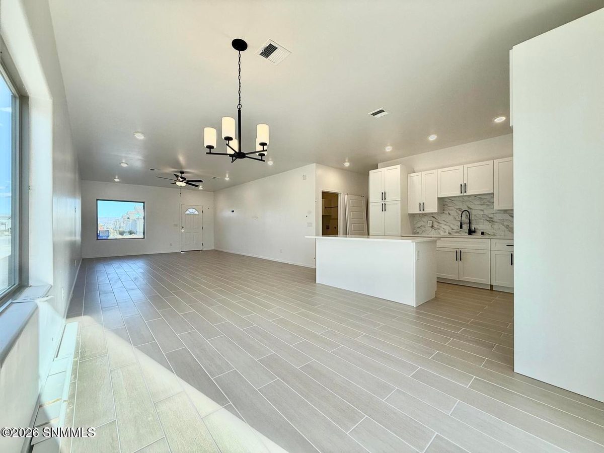 7589 Clarion Way, Las Cruces, NM 88012 photo 5