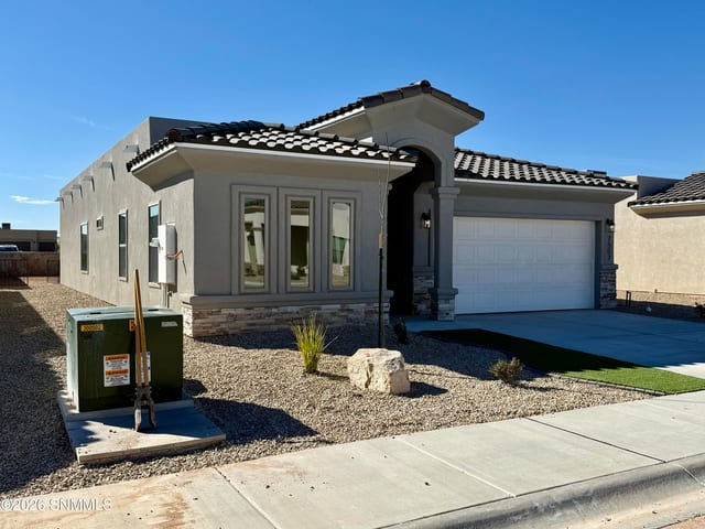 7557 Clarion Way, Las Cruces, NM – 3 bedroom, 1,716 sqft single family residence for sale at $329,950