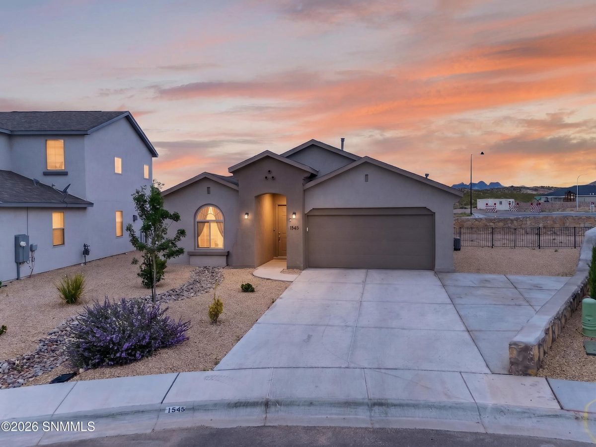 1545 Bison Spring Drive, Las Cruces, NM 88012 photo 2