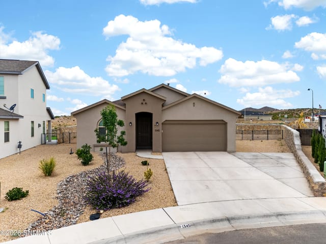 1545 Bison Spring Drive, Las Cruces, NM – 3 bedroom, 1,480 sqft single family residence for sale at $315,000