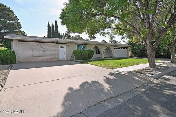 2744 Topley Avenue, Las Cruces, NM 88005 photo 2
