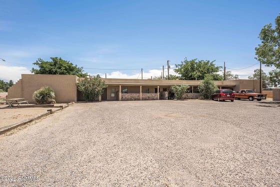 809 W Van Patten Avenue, Las Cruces, NM 88005 photo 2