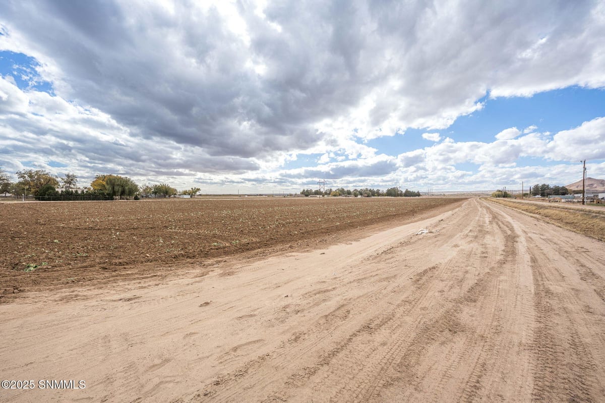 3635 N Valley Drive, Las Cruces, NM 88007 photo 10