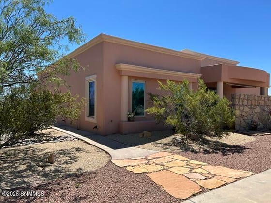 5635 Spanish Pointe Road, Las Cruces, NM 88007 photo 2