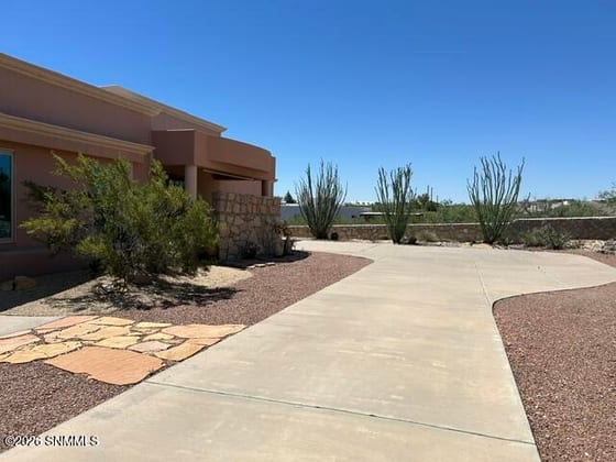 5635 Spanish Pointe Road, Las Cruces, NM 88007 photo 3