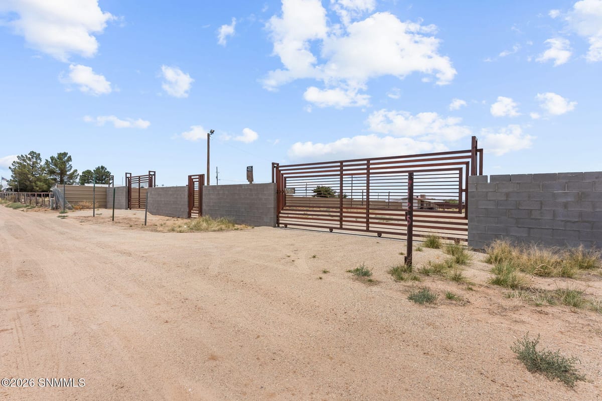 7125 Fox Road, Las Cruces, NM 88012 photo 6