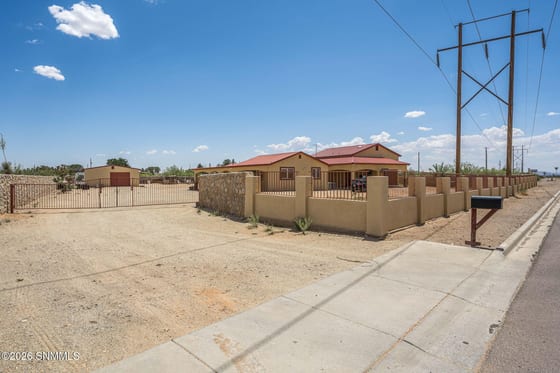 8290 Bataan Memorial, Las Cruces, NM 88011 photo 2