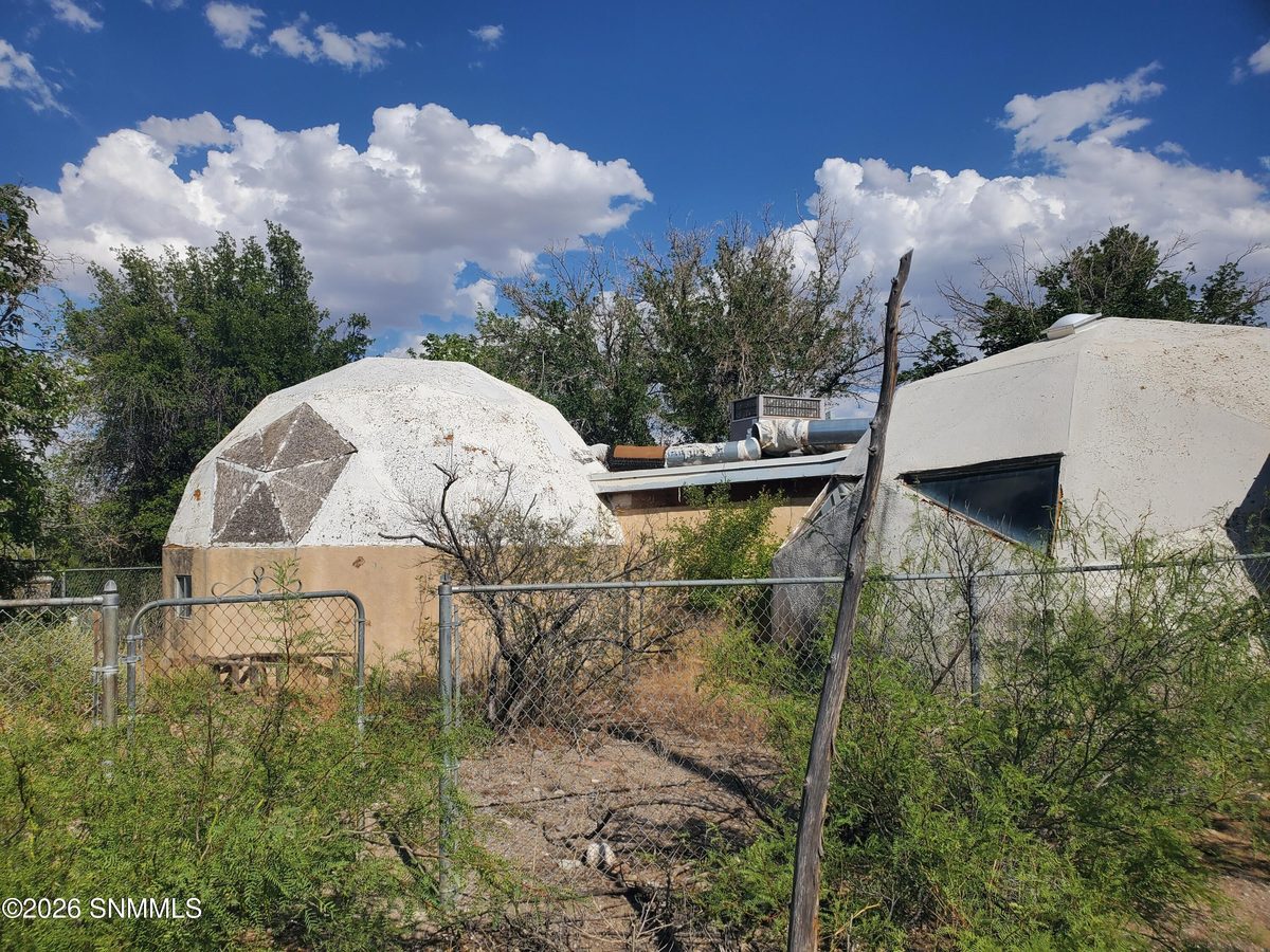 13882 N Valley Drive, Las Cruces, NM 88007 photo 1