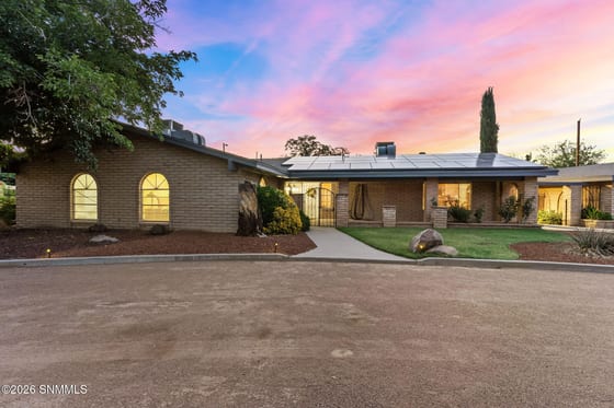 1520 Rayos De Luna, Las Cruces, NM 88007 photo 2