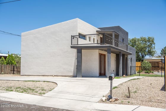 1118 N Campo Street, Las Cruces, NM 88001 photo 2