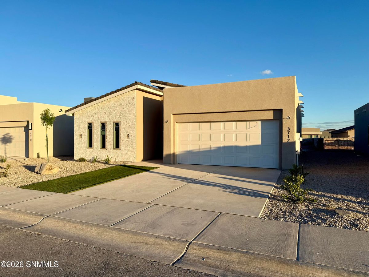 3712 Daybreak Street, Las Cruces, NM 88012 photo 1
