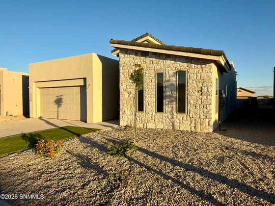 3736 Daybreak Street, Las Cruces, NM 88012 photo 2
