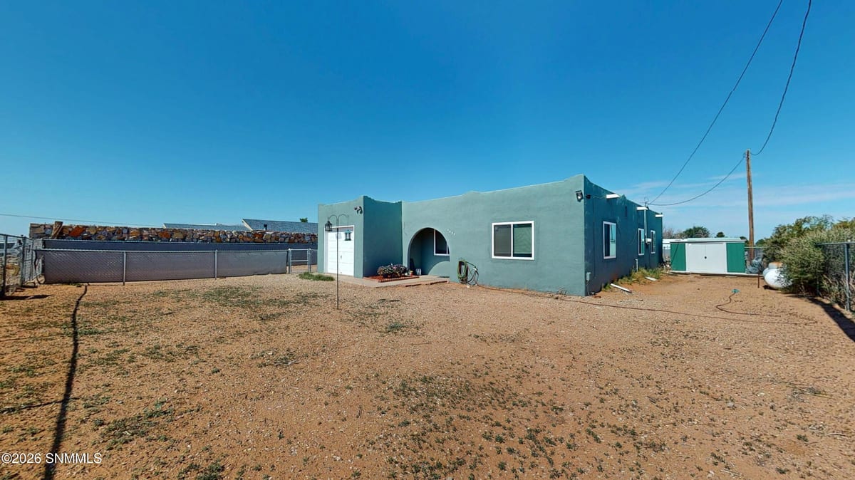 4623 Chamizal Road, Las Cruces, NM 88011 photo 2