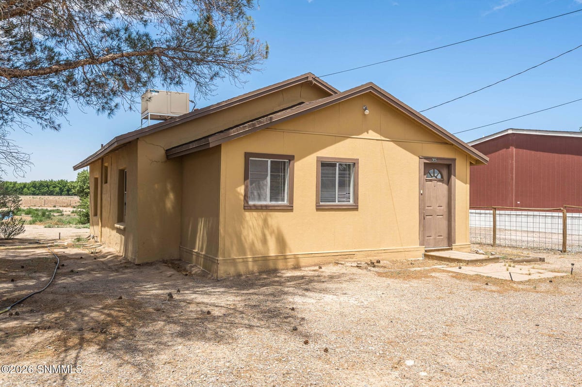 3135 Dona Ana Road, Las Cruces, NM 88007 photo 2