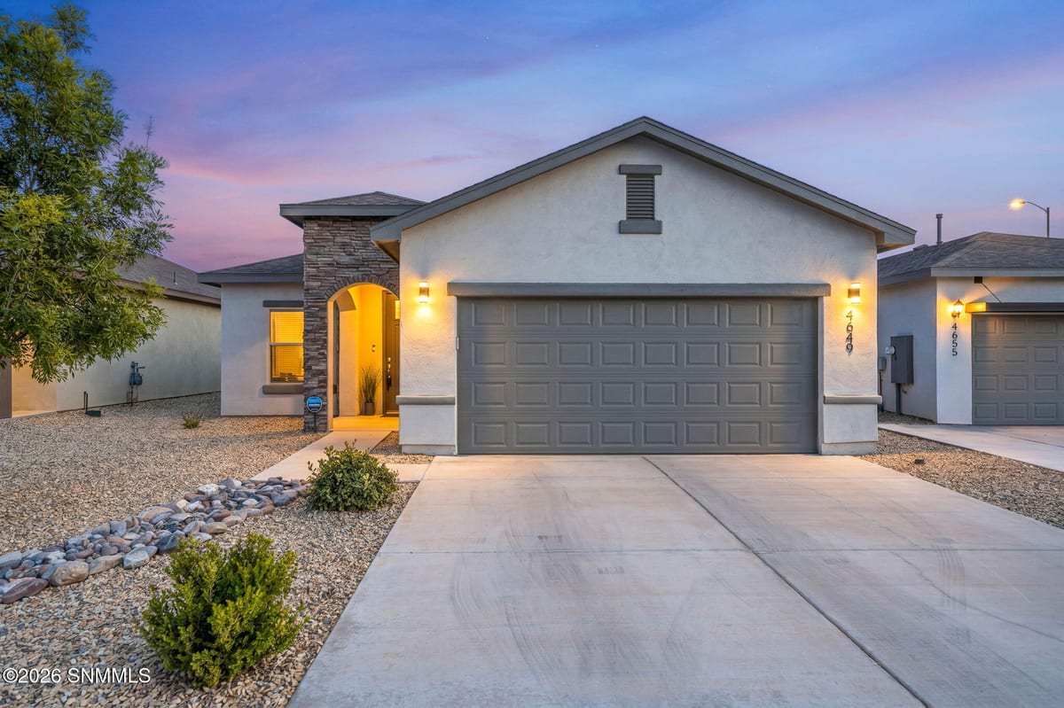 4649 Valentina Road, Las Cruces, NM 88012 photo 1