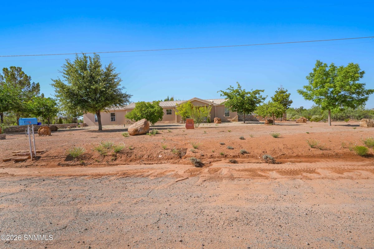7650 Cortez Drive, Las Cruces, NM 88011 photo 3