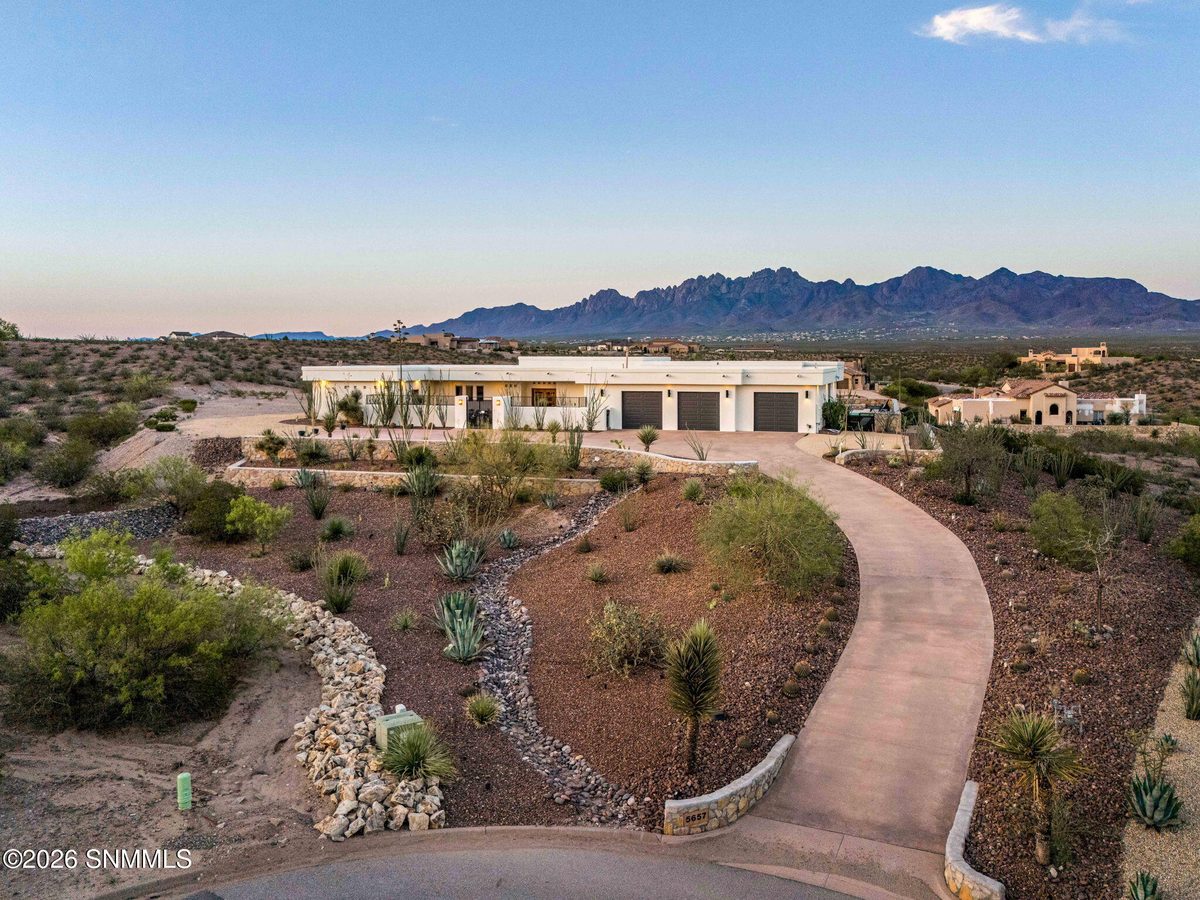 5657 Calle De Paradise, Las Cruces, NM 88011 photo 1