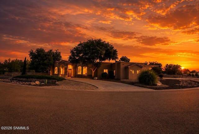 2605 Calle Porton, Las Cruces, NM – 3 bedroom, 3,847 sqft single family residence for sale at $825,000