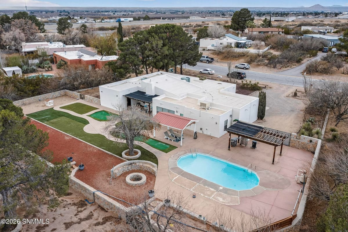 4136 E Winchester Road, Las Cruces, NM 88011 photo 1
