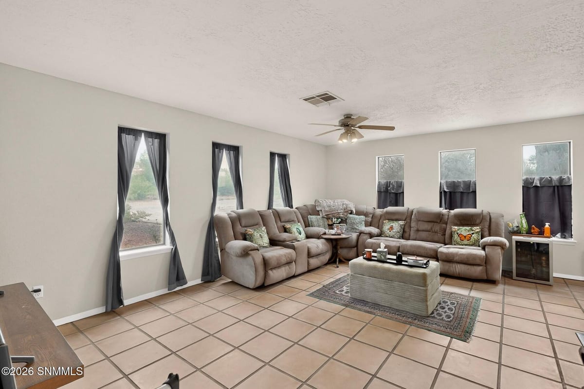 4136 E Winchester Road, Las Cruces, NM 88011 photo 7