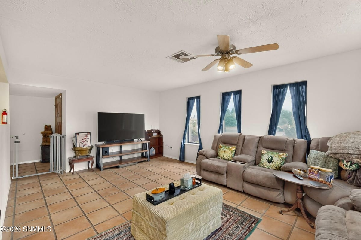 4136 E Winchester Road, Las Cruces, NM 88011 photo 9