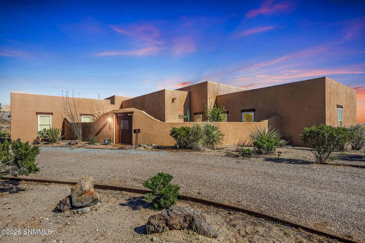 3250 Majestic Ridge, Las Cruces, NM 88011 photo 1
