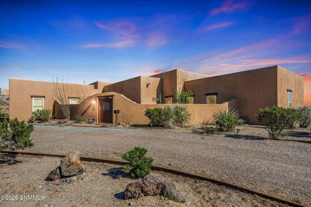 3250 Majestic Ridge, Las Cruces, NM – 3 bedroom, 2,289 sqft single family residence for sale at $425,000