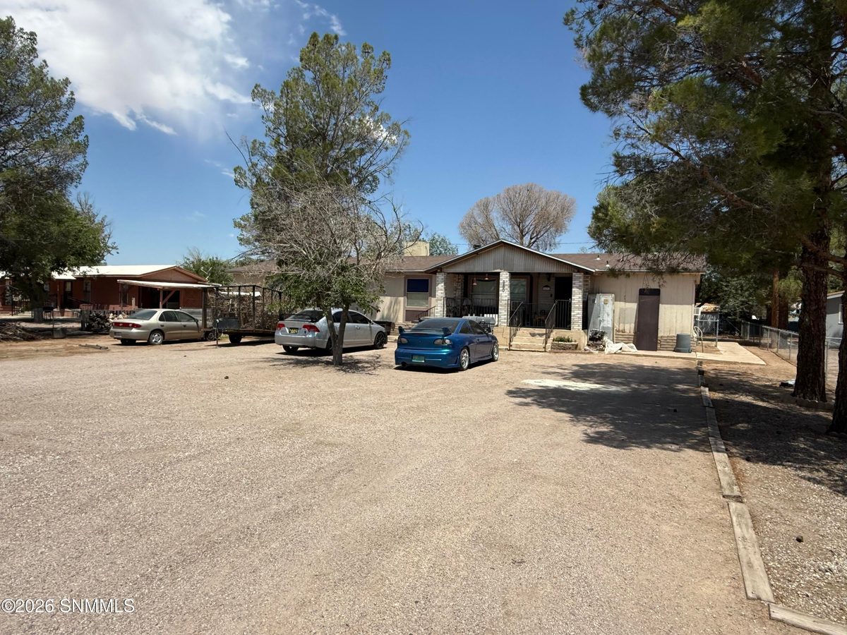 660 King Edward Avenue, Las Cruces, NM 88007 photo 1
