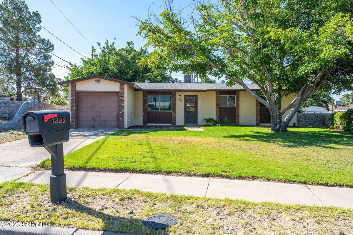 1836 Juniper Avenue, Las Cruces, NM 88001 photo 1