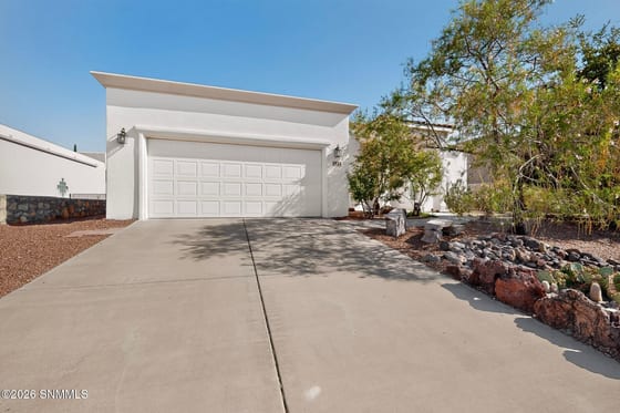 2933 E Springs Road, Las Cruces, NM 88011 photo 2