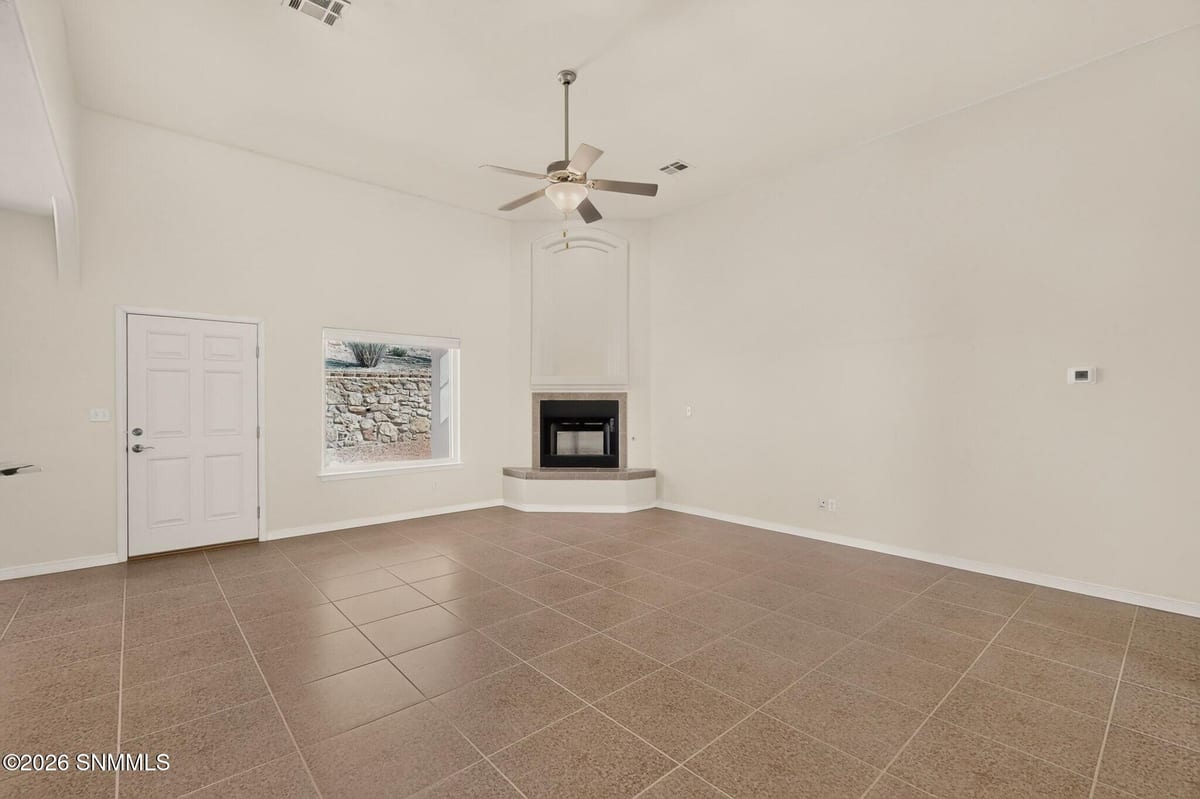 2933 E Springs Road, Las Cruces, NM 88011 photo 9
