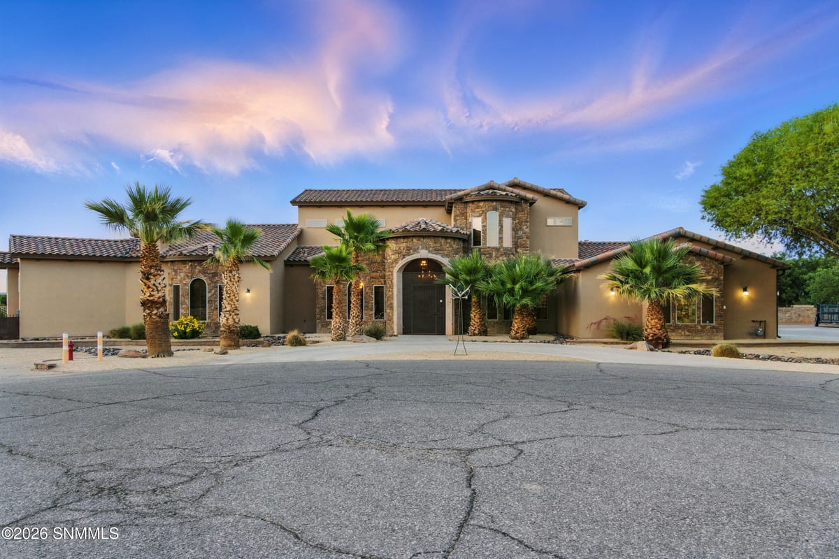 7920 Apache Canyon Drive, Las Cruces, NM 88007 photo 1